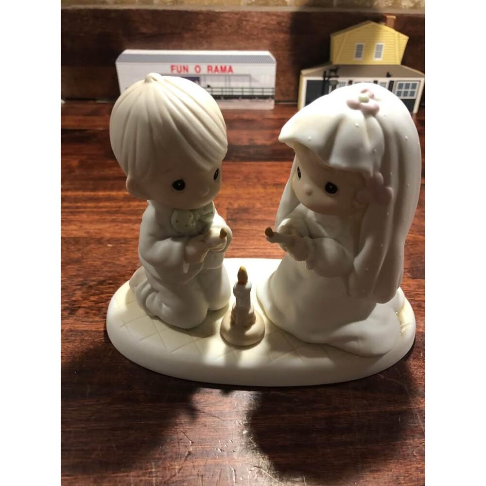 Precious Moments The Lord is Your Light to Happiness Figurine